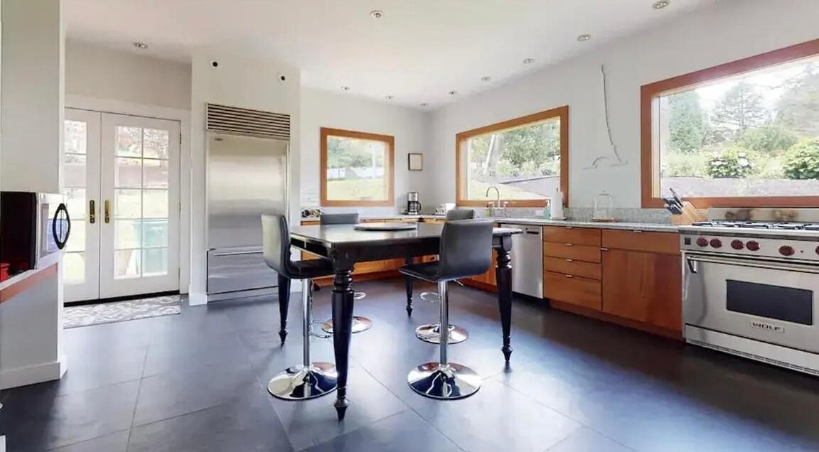 Gorgeous 5 Bedroom Boston Home Chestnut Hill Ngoại thất bức ảnh